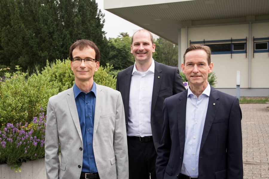 Dr. med. Henrik Borchardt,  Burkhart Siebenhüner, Prof. Dr. med. Claus Weiss von links nach rechts