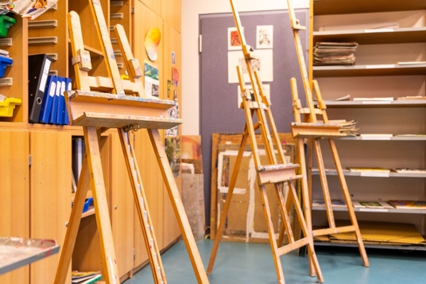 Staffeleien im Kunstraum Staffeleien im Kunstraum